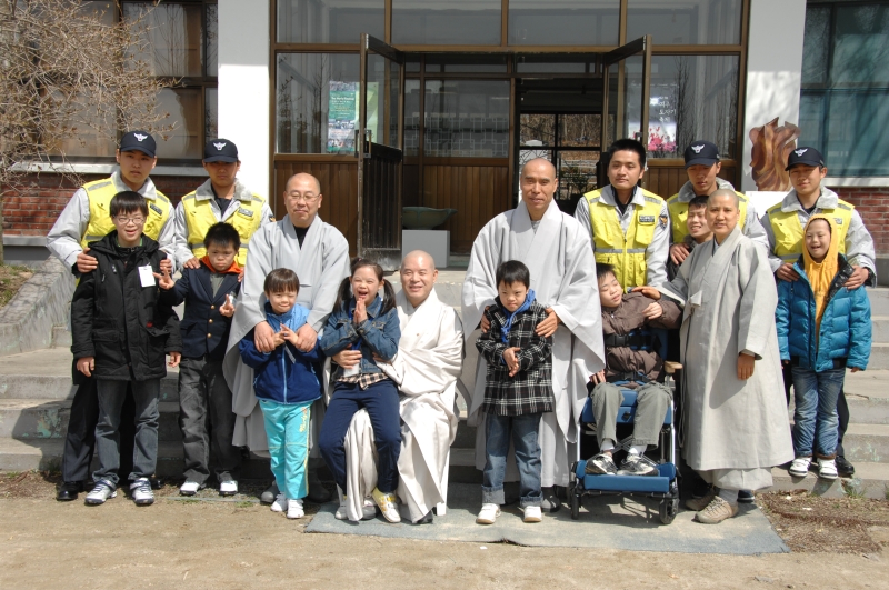 2010.04.14_승가원 장애아동 도자체험 (61)